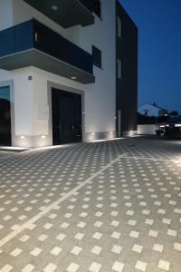 Apartments with parking space Trogir - 24060