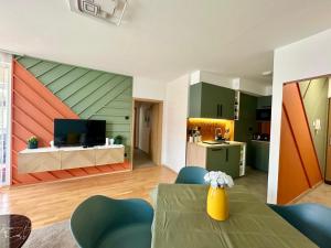 Akác Apartment w Terrace I FreeParking