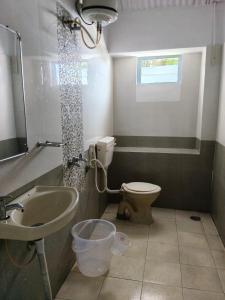 Estate Bungalow with Waterfall, Mountain & Valley Views