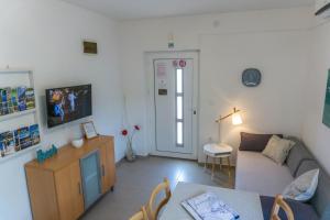 Apartments with a parking space Baska, Krk - 24097