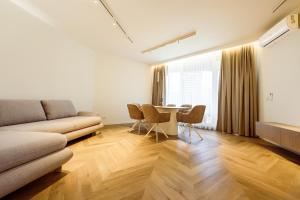 Golden Dunes Apartment