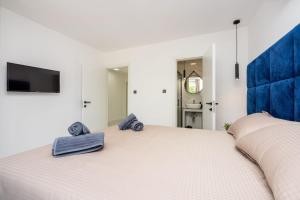 Family friendly house with a swimming pool Baska, Krk - 24089