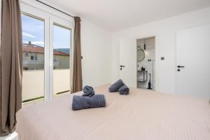 Family friendly house with a swimming pool Baska, Krk - 24089