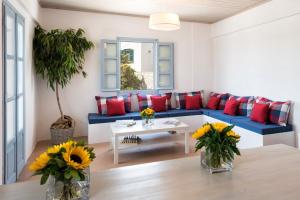 Menta I in the heart of Naousafree parkingParos