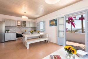 Menta I in the heart of Naousafree parkingParos