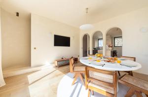 Lease Mobility l Champs-Elysée & Eiffel View l Triplex 2BR & Rooftop