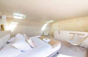 Lease Mobility l Champs-Elysée & Eiffel View l Triplex 2BR & Rooftop