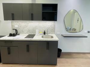 Ryans Inn Studio apartment