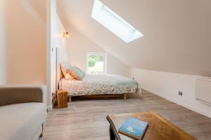 Maisons de vacances Gite Avec Jacuzzi Chic & Cosy entre Caen et la Mer en Normandie : photos des chambres