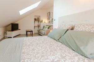 Maisons de vacances Gite Avec Jacuzzi Chic & Cosy entre Caen et la Mer en Normandie : photos des chambres