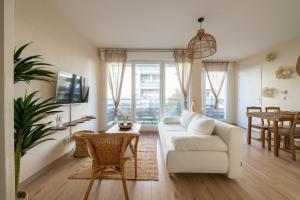 Disney Bali Train Station - M2