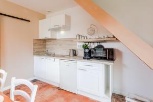 Maisons de vacances Gite Avec Jacuzzi Chic & Cosy entre Caen et la Mer en Normandie : Maison 1 Chambre