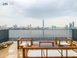 2 Bed With Full Creek Canal View