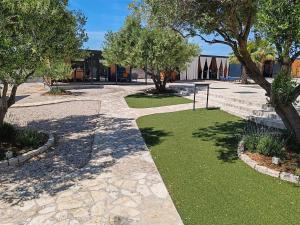 Mobile home Maris with shared pool and sea view