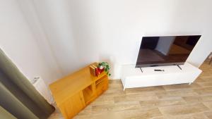 Wohlfühlapartment für 5 Personen, Haltestelle der Linie 5 in unmittelbarer Nähe, WLAN