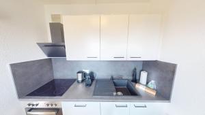 Hier ist Platz für vier, nur 200m bis zur Haltestelle der Linie 5, WLAN