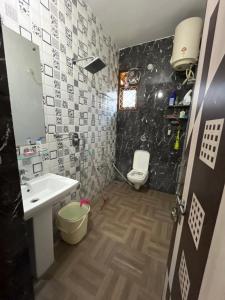 ROYALS By TETRI SADAN ALUXE STAY