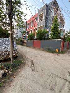 ROYALS By TETRI SADAN ALUXE STAY