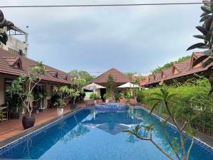 Hello Kampot Resort - Hoteles de 3 estrellas en Kampot