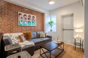 Central 2BDR Condo on Bishop-Vibe Central MTL