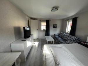 Stunning Home In Ängelholm With 2 Bedrooms, Swimming Pool And Wifi