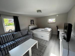 Stunning Home In Ängelholm With 2 Bedrooms, Swimming Pool And Wifi