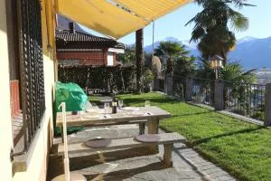 Ferienwohnung mit Aussicht und Pool - Berzona