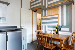 Ashley Suite - Cozy 1BR Maisonette with Parking & WIFI