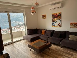 Enyana Family Apartment