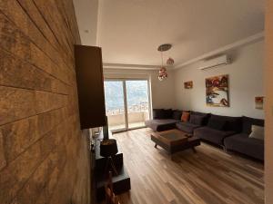 Enyana Family Apartment