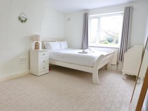Pass the Keys Cosy Retreat Near Old Trafford with Free Parking
