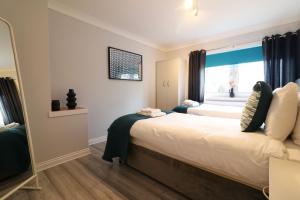 Signature - Drumvale House