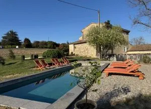 Mas Constantin - piscine, jeux pour enfants et vue sur les montagnes - 蒙布舍叙尔雅布龙