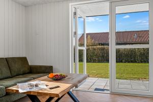 Modern Holiday Home With 3 Bedrooms, Completely Renovated In 2025 And Located Close To Rinkøbing Fjord