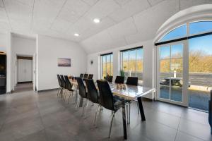 Large 16-Person Holiday Home With Pool, Hot Tub And Sauna