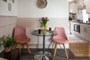 1 Bed House , Free WiFi,Free Parking,Leasure,Business