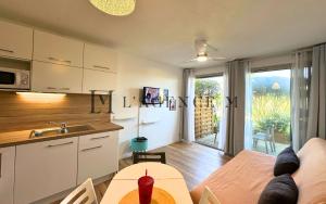 Studio Pinea Les pieds dans leau CALVI