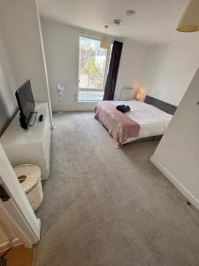 Spacious 3 bed in Colindale