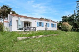 Maisons de vacances Maison pour 8, vue mer, 400m de la plage : photos des chambres