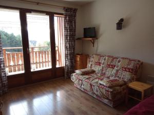 Appartements Studio cabine cosy, balcon & parking, 05250 La Joue du Loup - FR-1-504-256 : photos des chambres