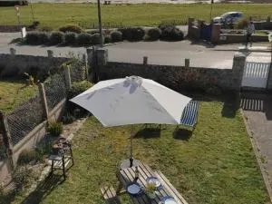 Maison bord de mer avec jardin et parking privé - FR-1-542-41 - Kerjagu