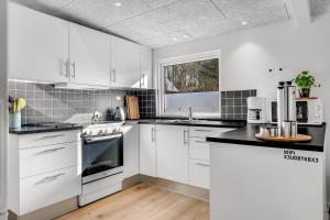 Holiday Home With Pool And Spa Close To The Limfjord