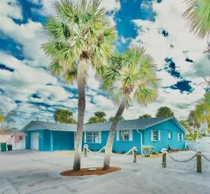 PRIME Location! 60 Steps to PRIVATE BEACH ! Manasota Key!! - 马纳索塔基