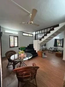 Tripvana Backpacker Hostel - Нашик
