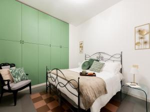 The Best Rent - Large apartment a few steps from the Trevi Fountain