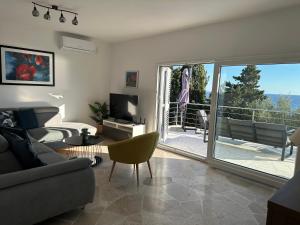 Hvar Dream View Penthouse with Hot Tub