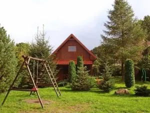 Modernes Ferienhaus in Kopalino mit Grill, Garten und Terrasse - Jackowo