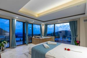 Villa Orpheus - Kalkan, İslamlar