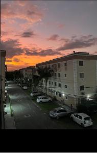 Apartamento no 1º andar perto de belas praias, novo shopping