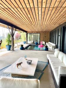 Maisons de vacances La Corniche, Villa d-architecte avec piscine, 2mn mer a Houlgate : photos des chambres